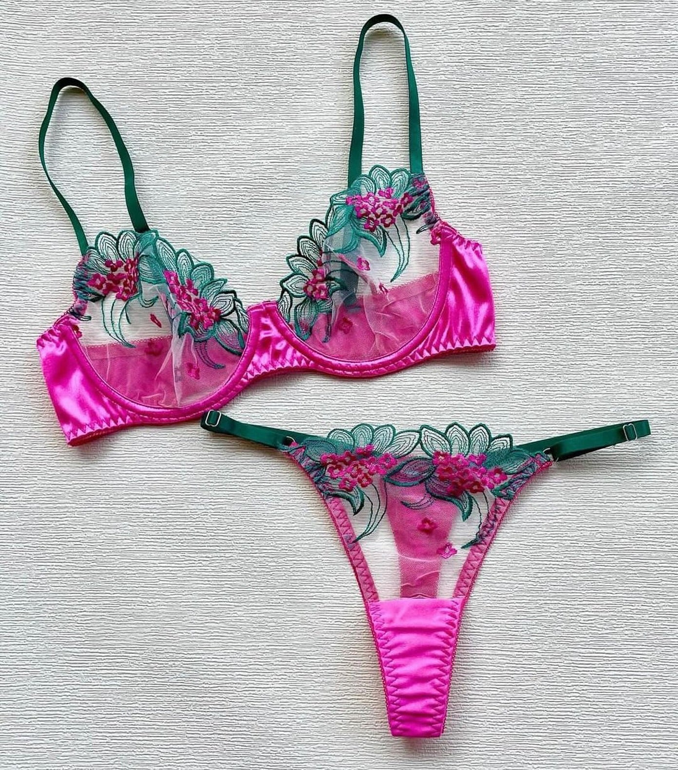 Lingerie Felicity