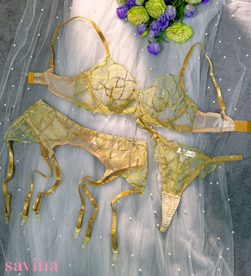 Lingerie Golden Lines