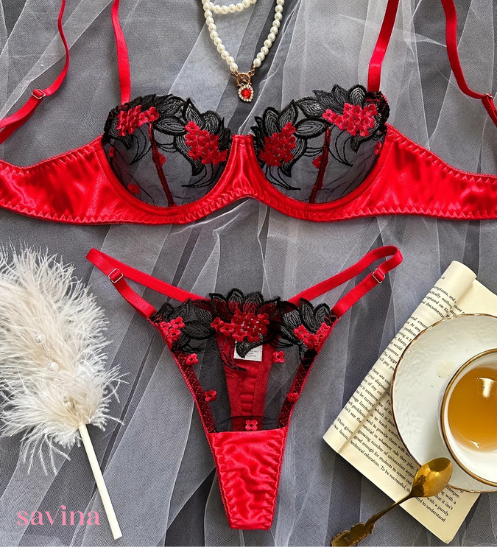 Lingerie Felicity