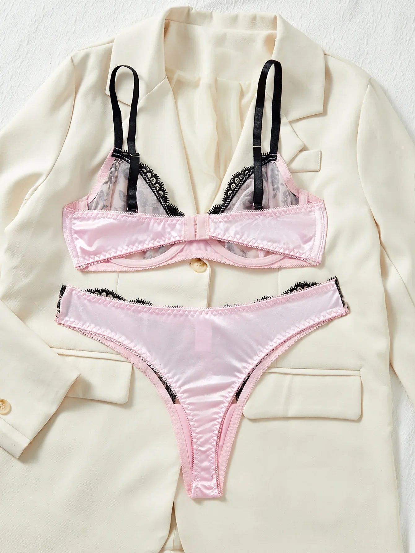 Lingerie Amber