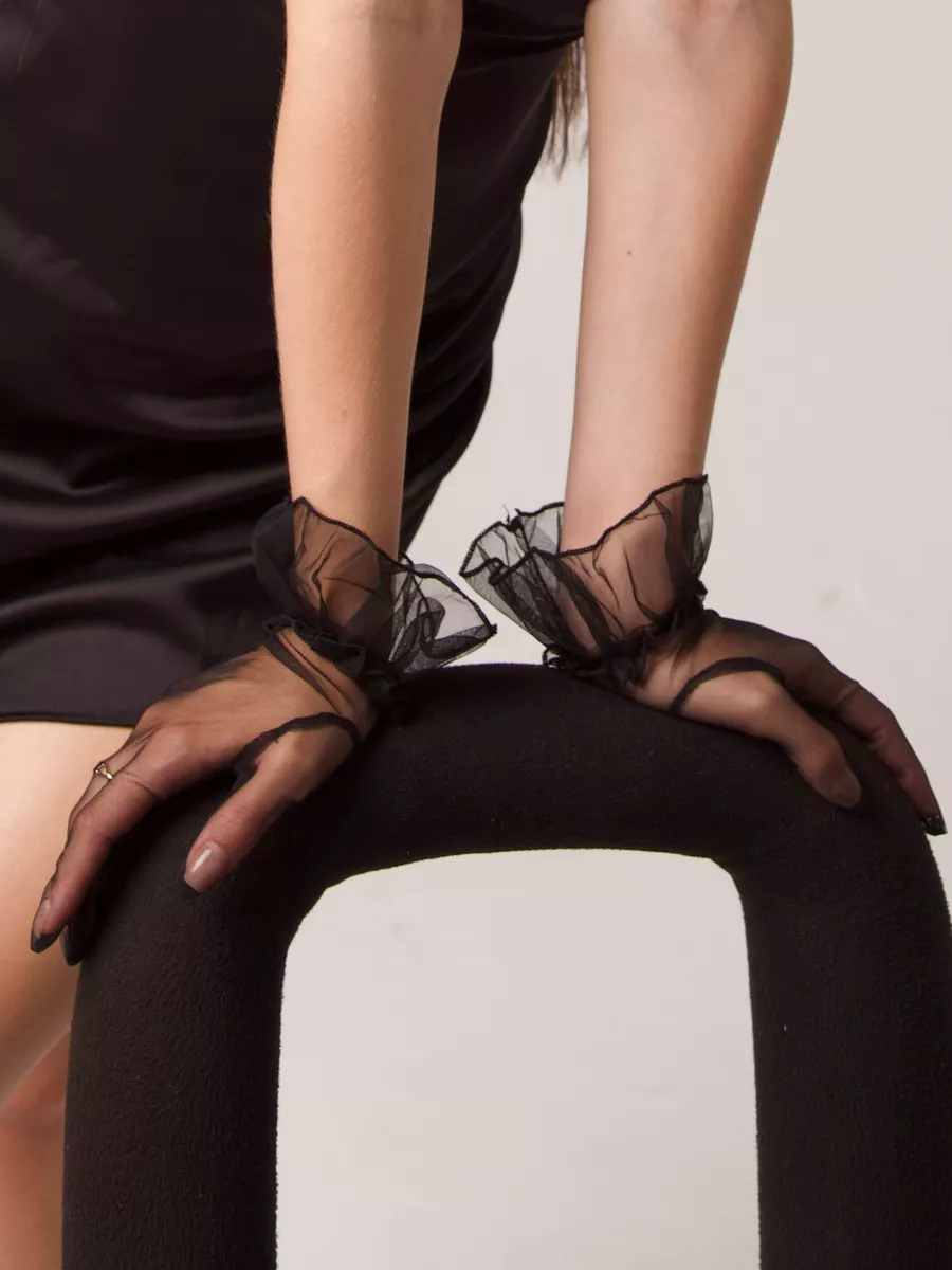 Luvas Noir Élégance