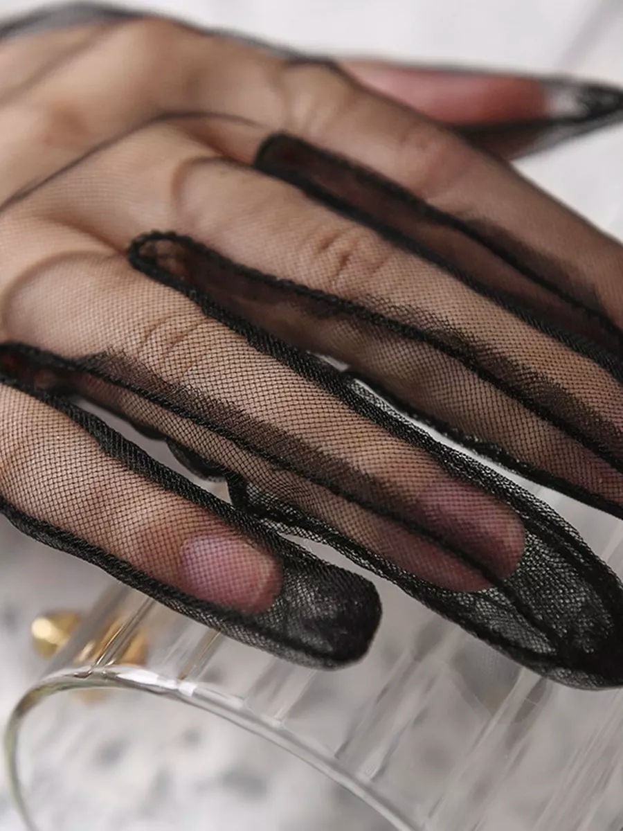 Luvas Noir Élégance