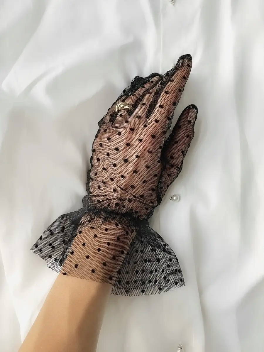 Luvas Elara