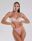 Renda premium da lingerie Yummy em close, toque de luxo e elegância