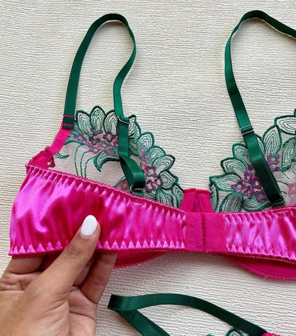 Lingerie Felicity