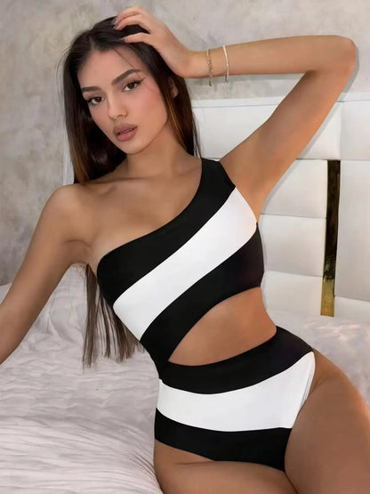 Maiô One Shoulder Waves