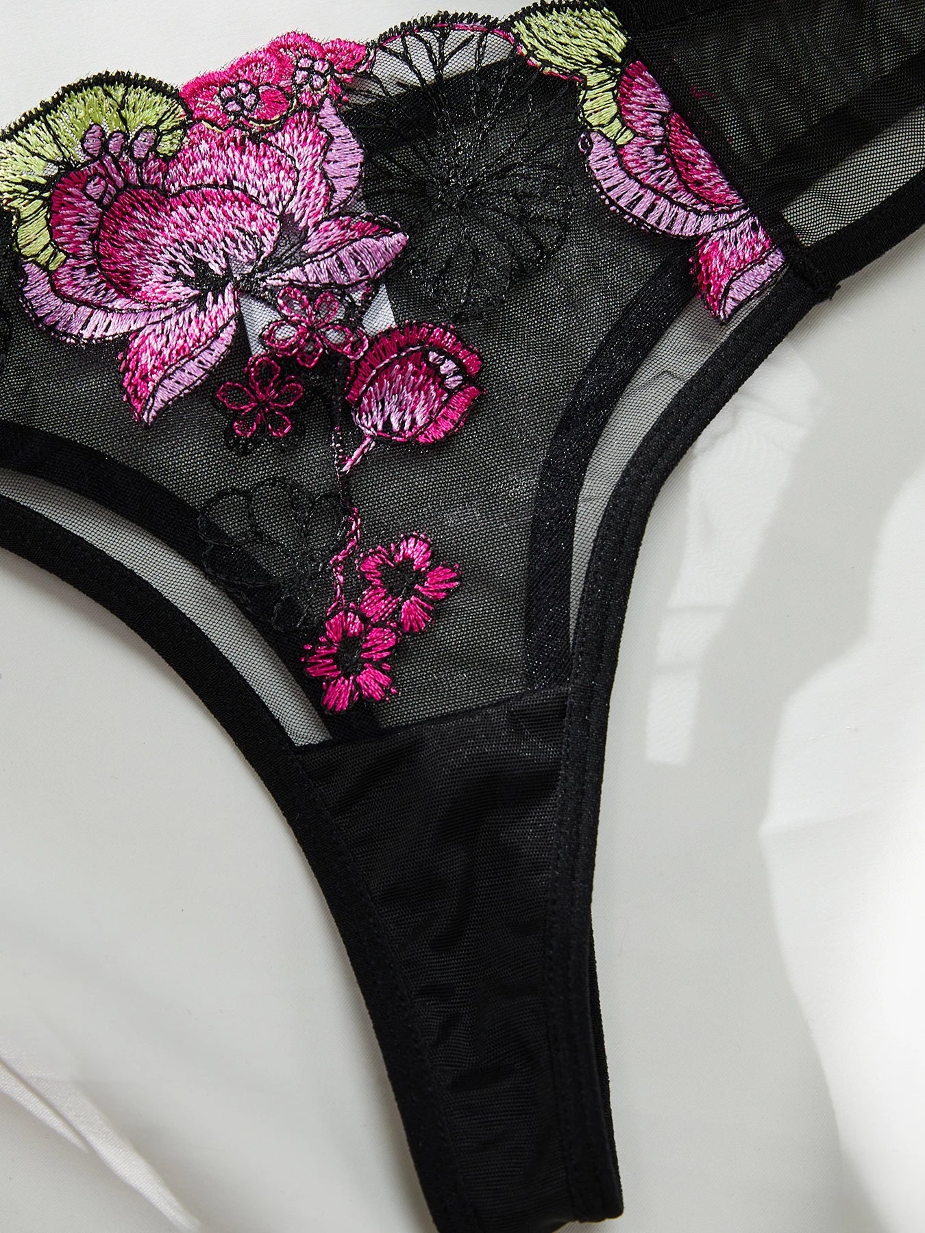 Lingerie Noir Blossom