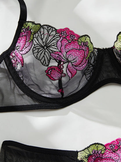 Lingerie Noir Blossom
