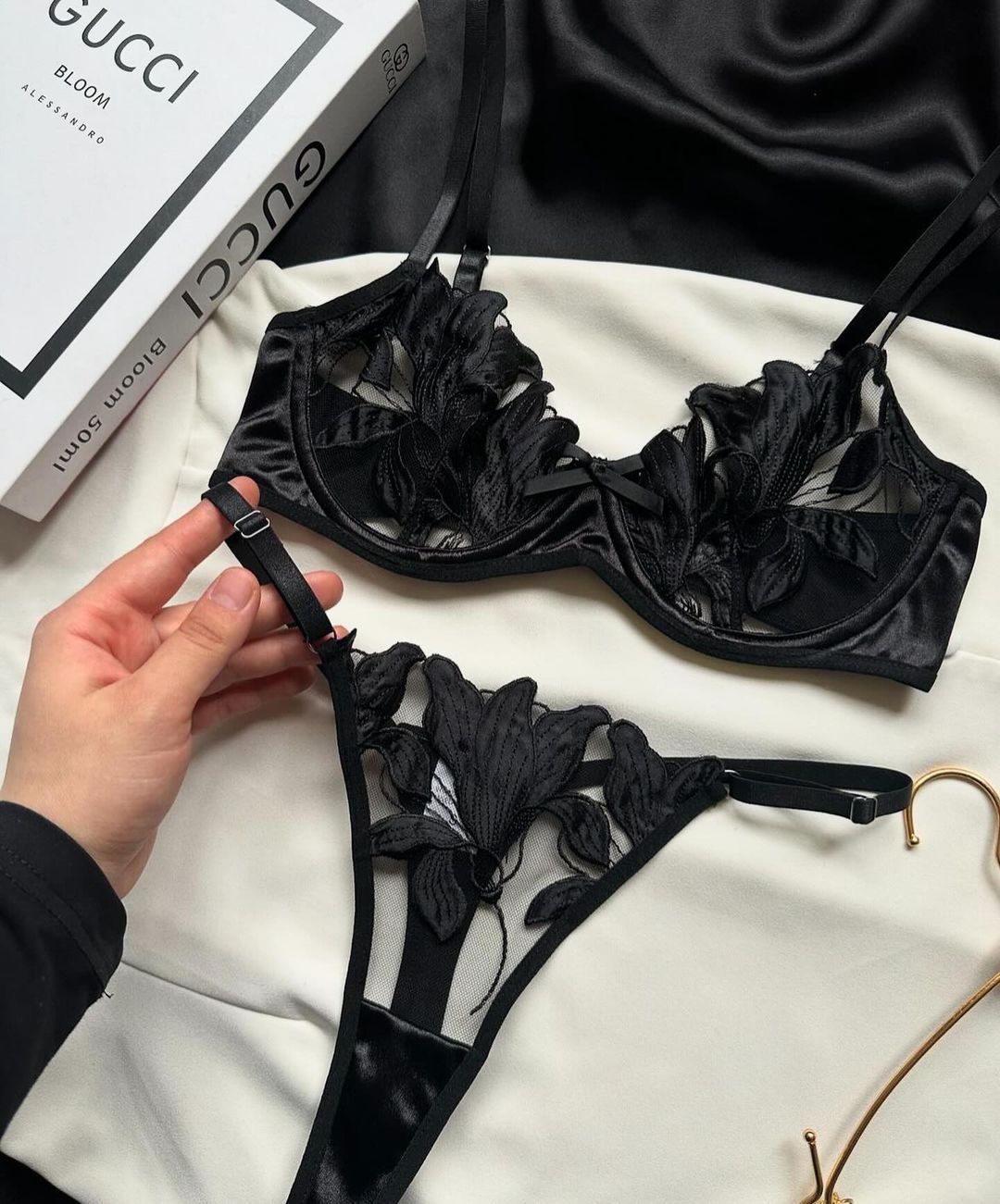 Lingerie Tempina Black: Close no acabamento impecável, detalhes que fazem a diferença.