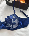 Lingerie Tempina: Vista traseira, realçando a sensualidade das suas curvas