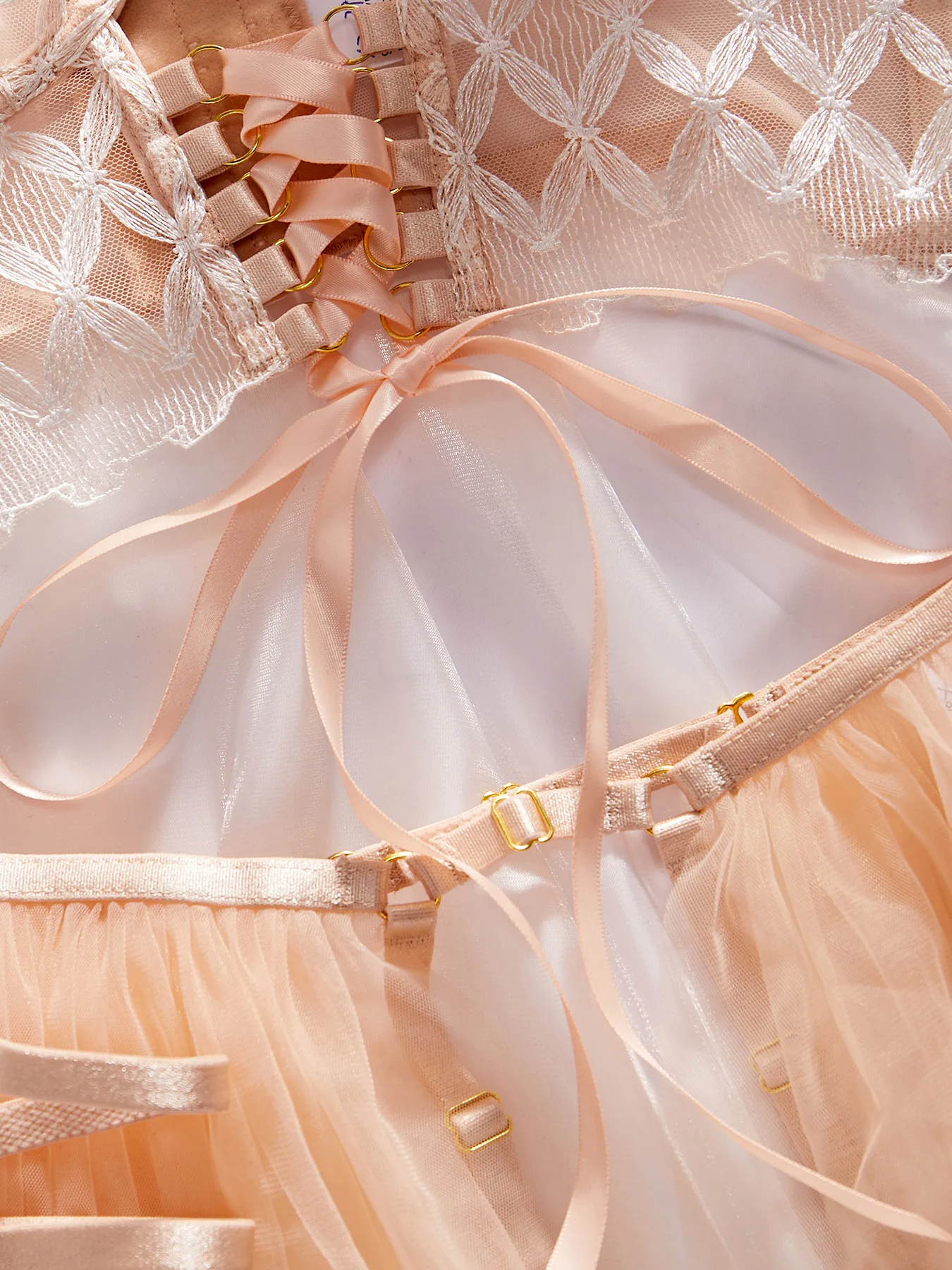 Lingerie Ternue: Modelo vestindo a lingerie, veja como fica perfeita no corpo.