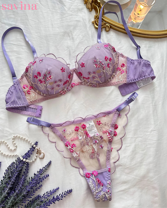Lingerie Uvênia: Design provocante para momentos inesquecíveis, realce sua beleza.