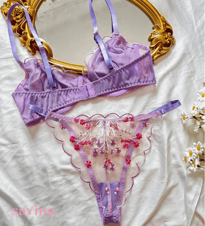 Lingerie Uvênia: Valoriza suas curvas, sinta-se sensual e confiante em cada detalhe.