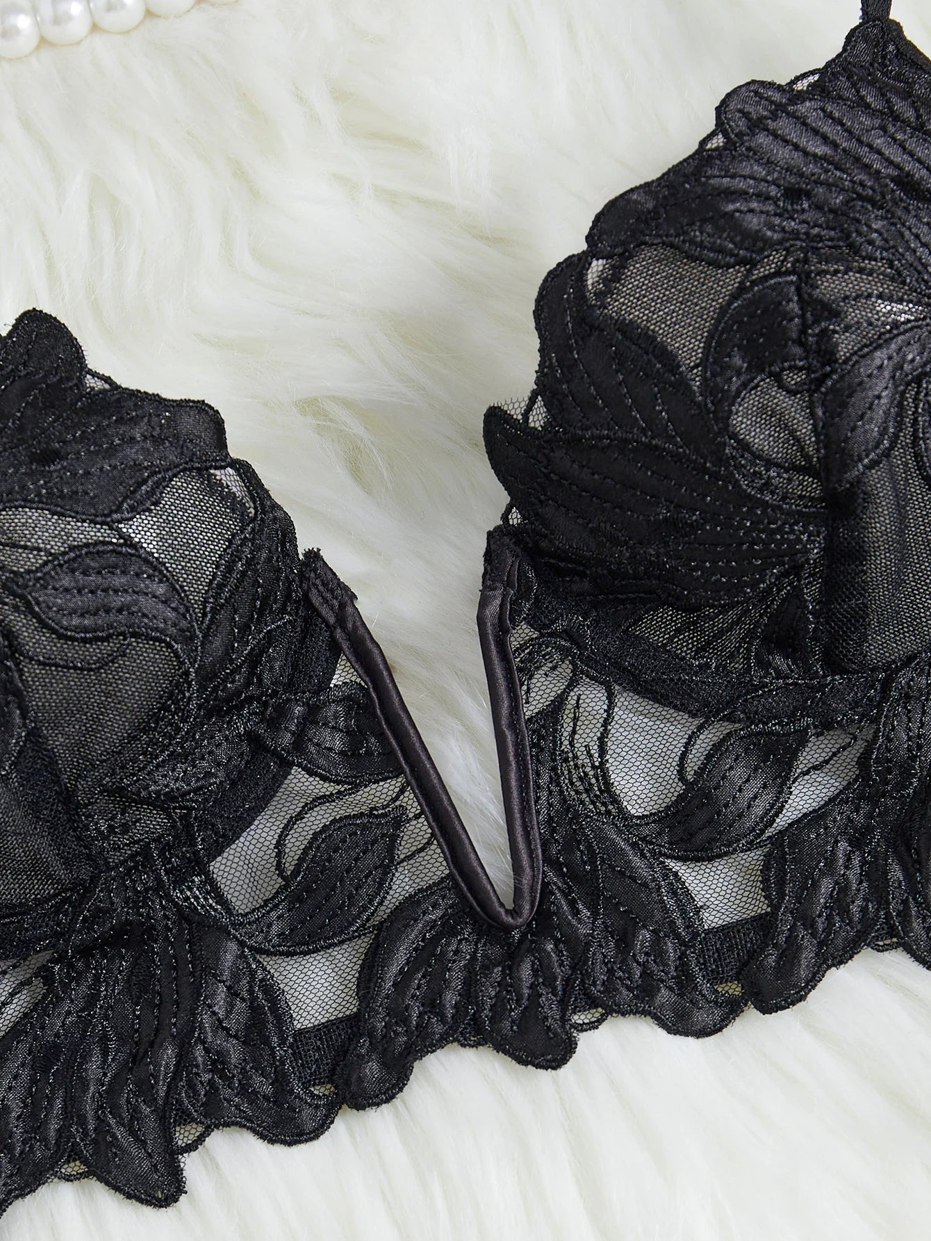 Lingerie Valentine: celebre o amor com elegância e paixão.