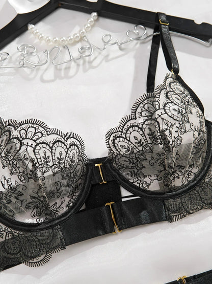 Lingerie Valeria: poder feminino e elegância em cada detalhe.
