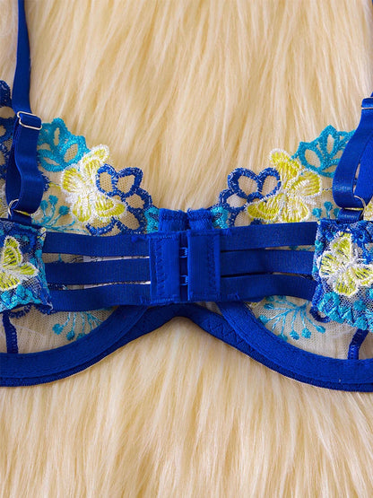 Close na textura macia da lingerie Vellena, conforto em cada detalhe.