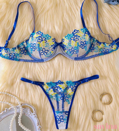 Detalhe da renda delicada na lingerie Vellena, um toque de sofisticação