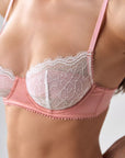 Sutiã sem bojo de renda, parte do conjunto lingerie Yummy
